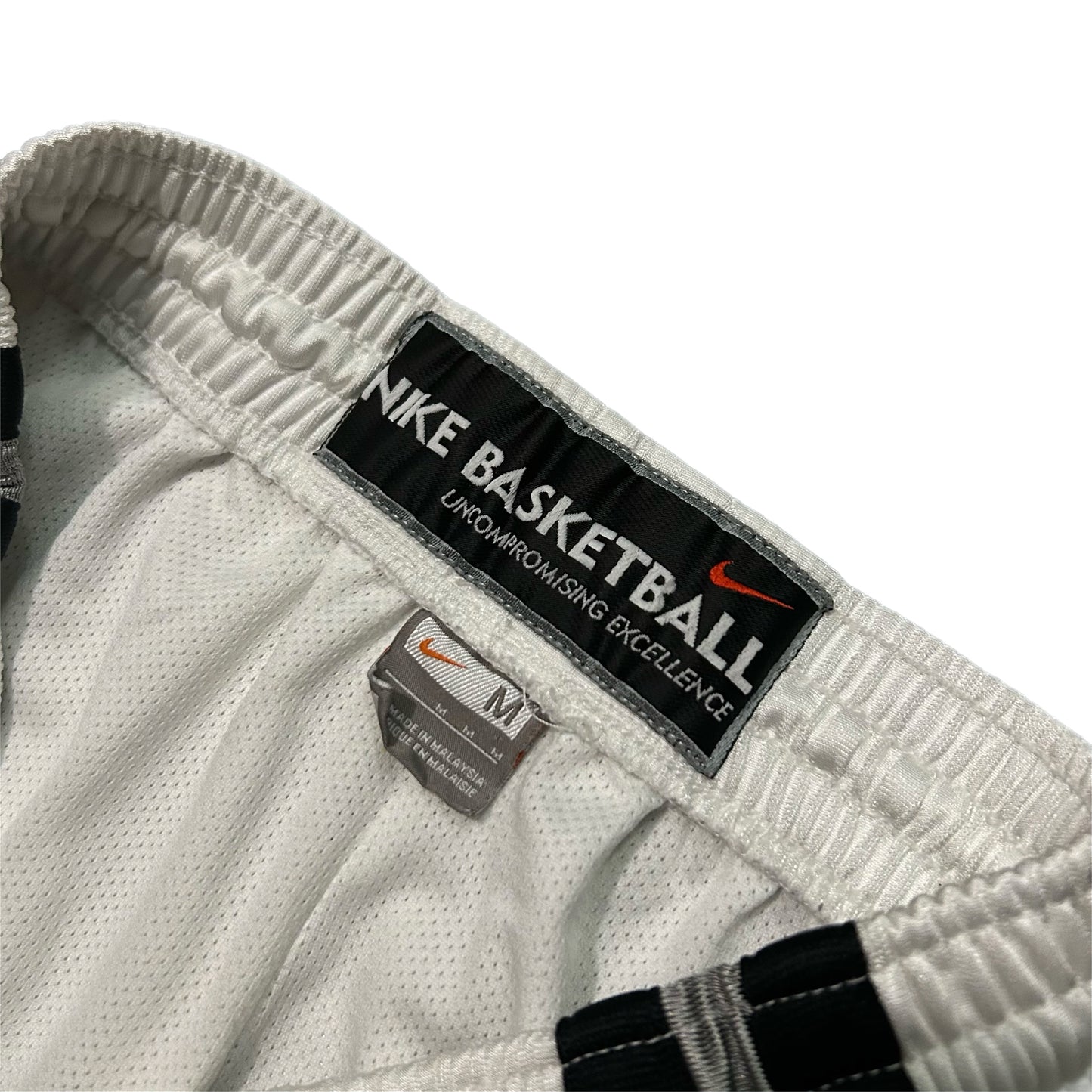 (M) Y2K Nike Basketball White Shorts