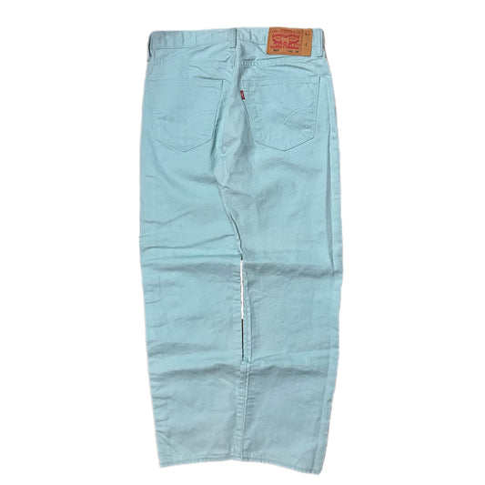 (32) Levi's 501 Light Blue Straight Fit Denim