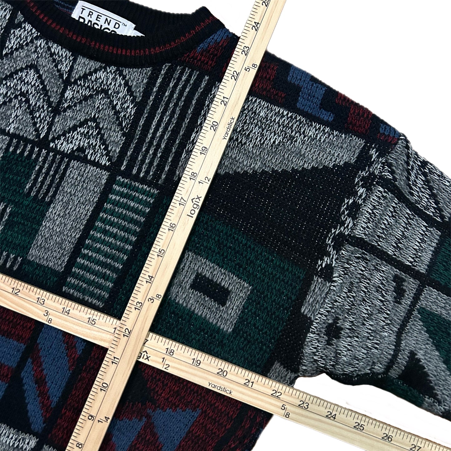 (L) Vintage Basic Trends Geometric Sweater