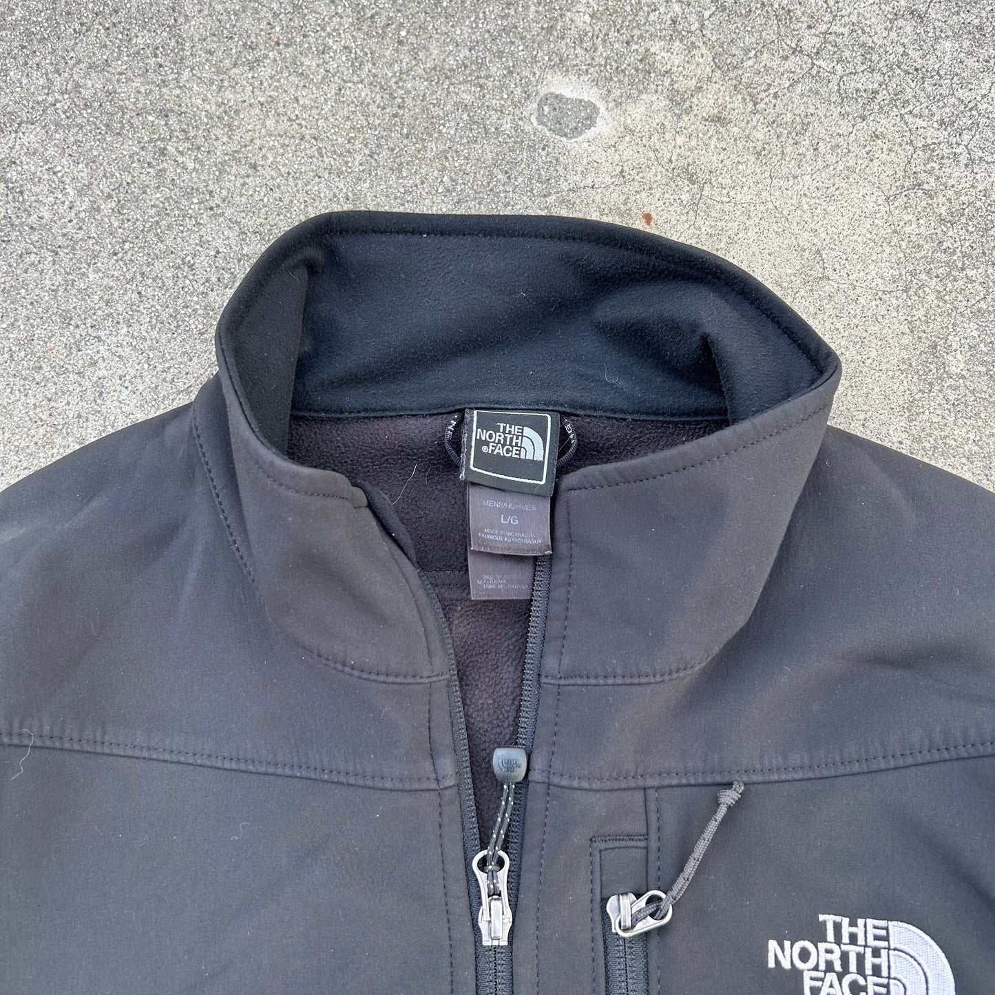 (L) The North Face Black Zip-Up Jacket