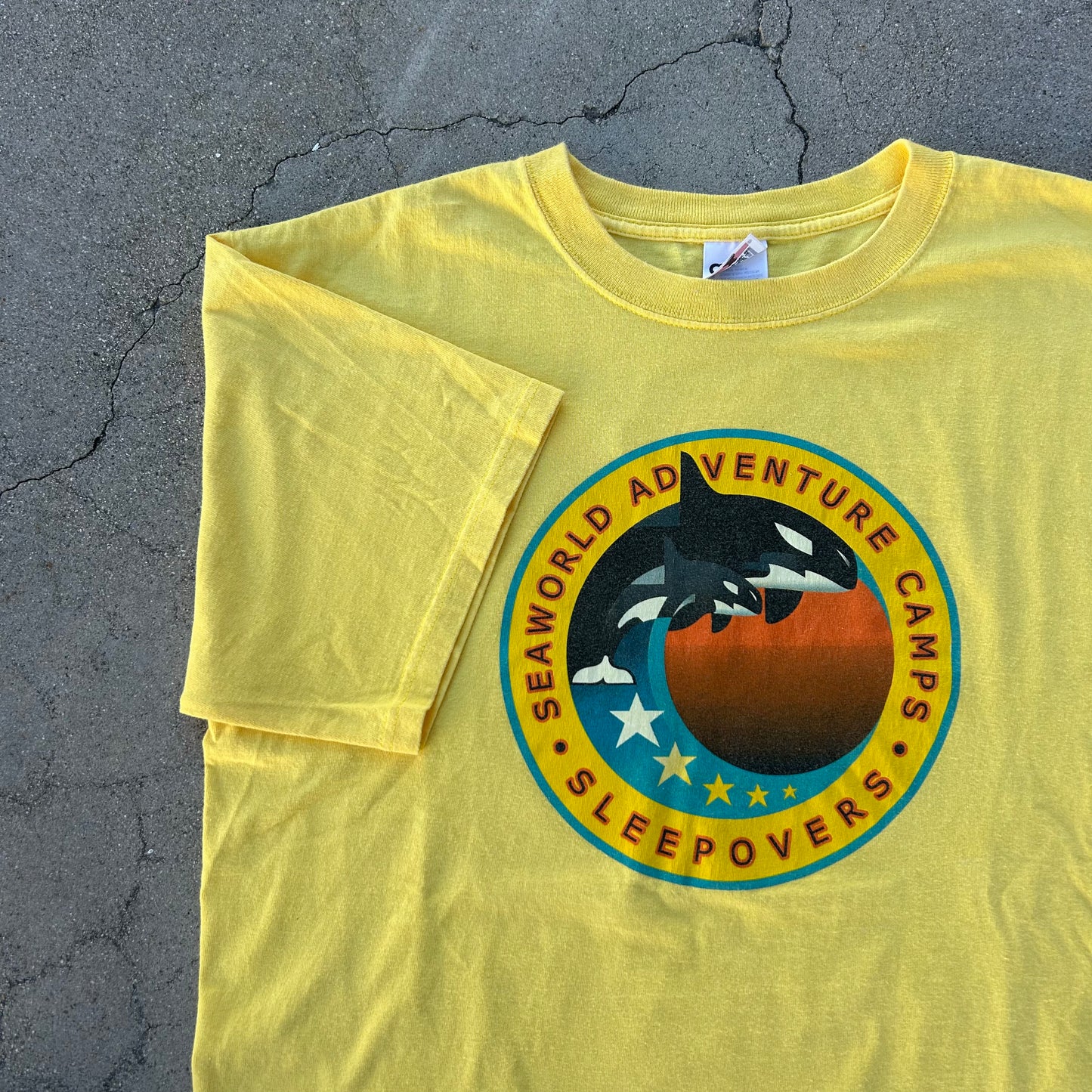 (M) Vintage Seaworld Adventure Camp Shirt