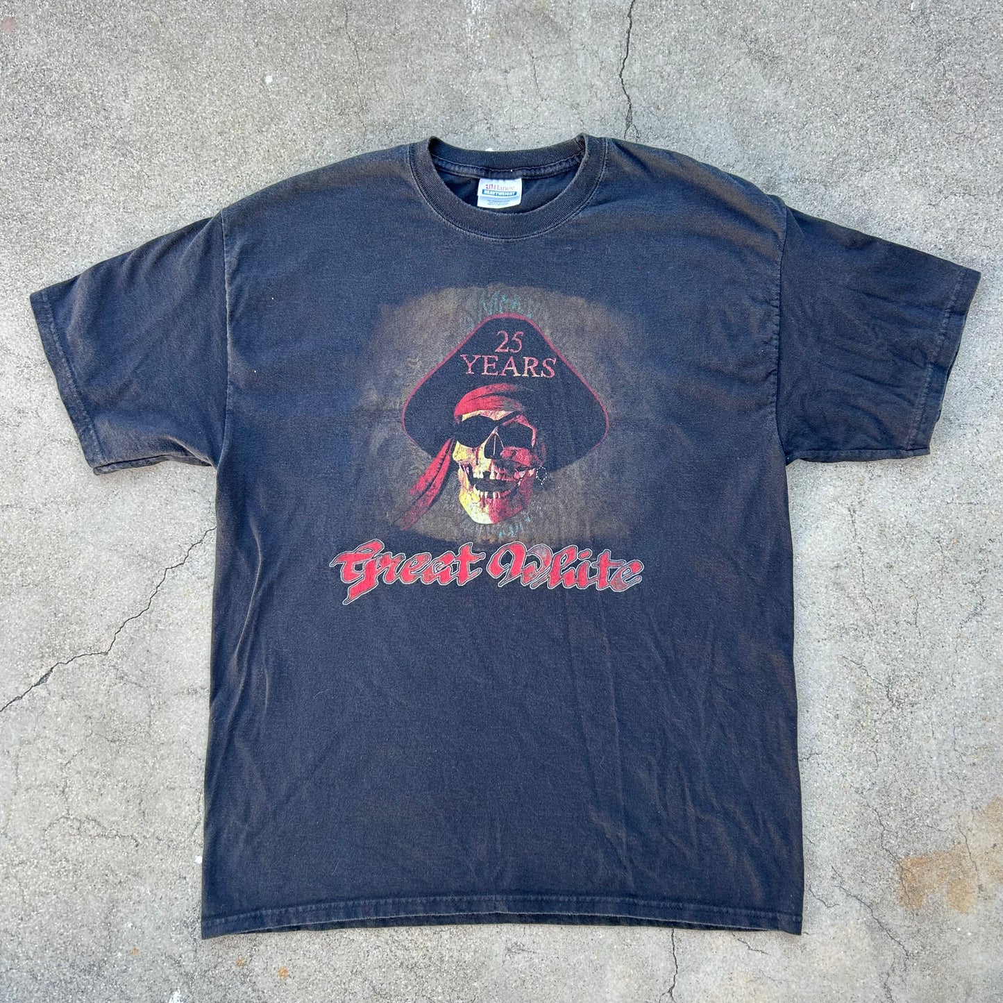 (L) Vintage Great White '25 Years Back to the Rhythm' Tour Shirt