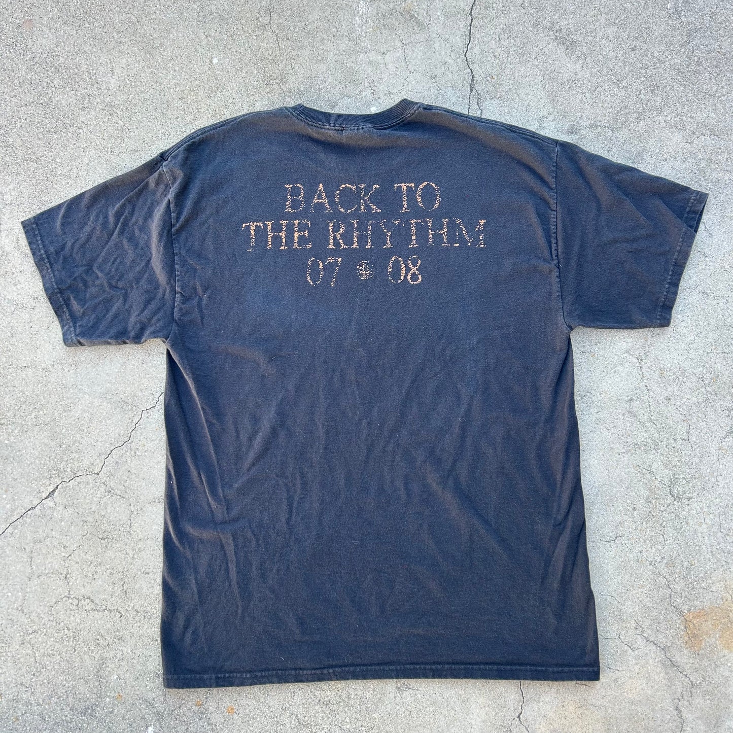 (L) Vintage Great White '25 Years Back to the Rhythm' Tour Shirt