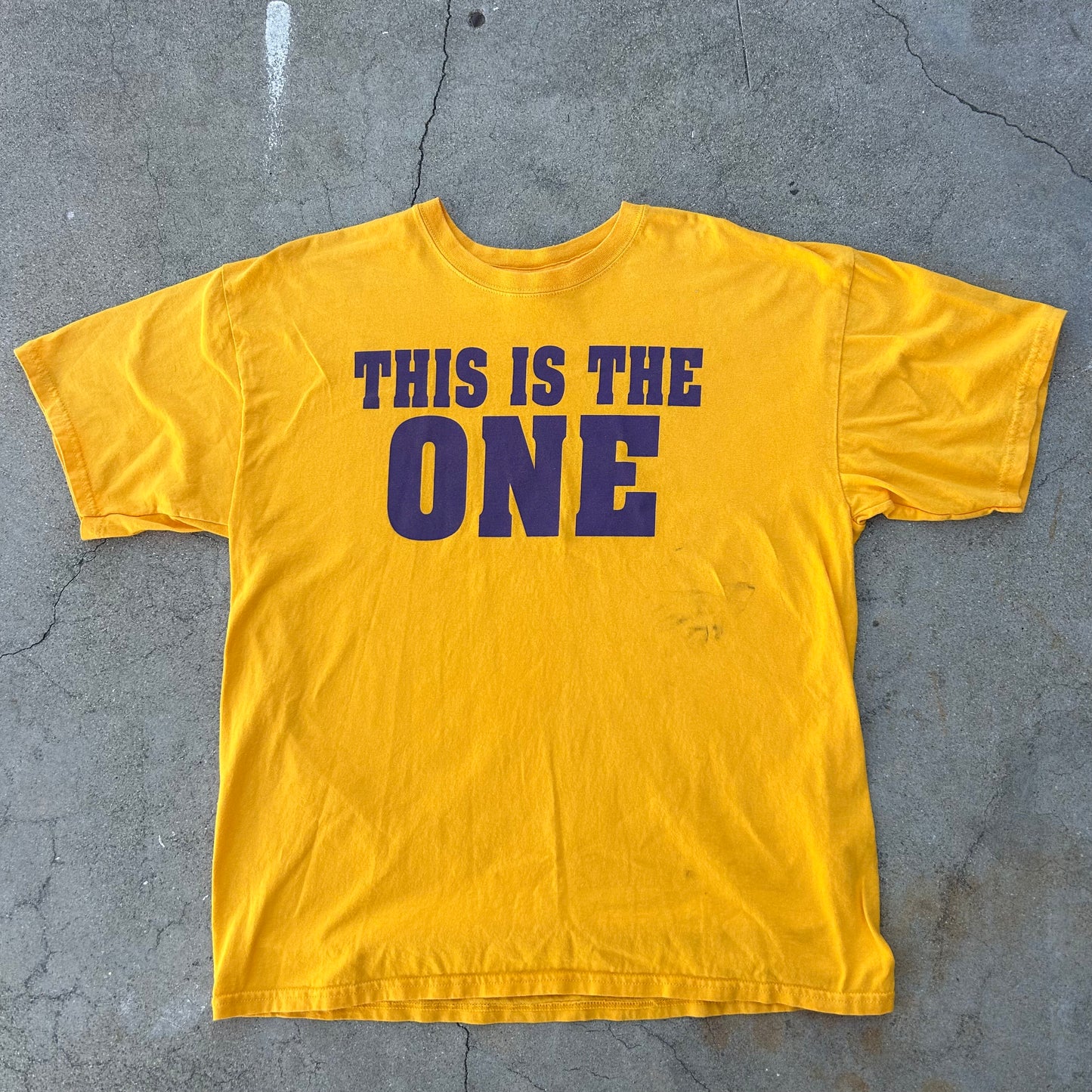 (XL) Vintage Los Angeles Lakers 'This Is the ONE' Yellow Shirt