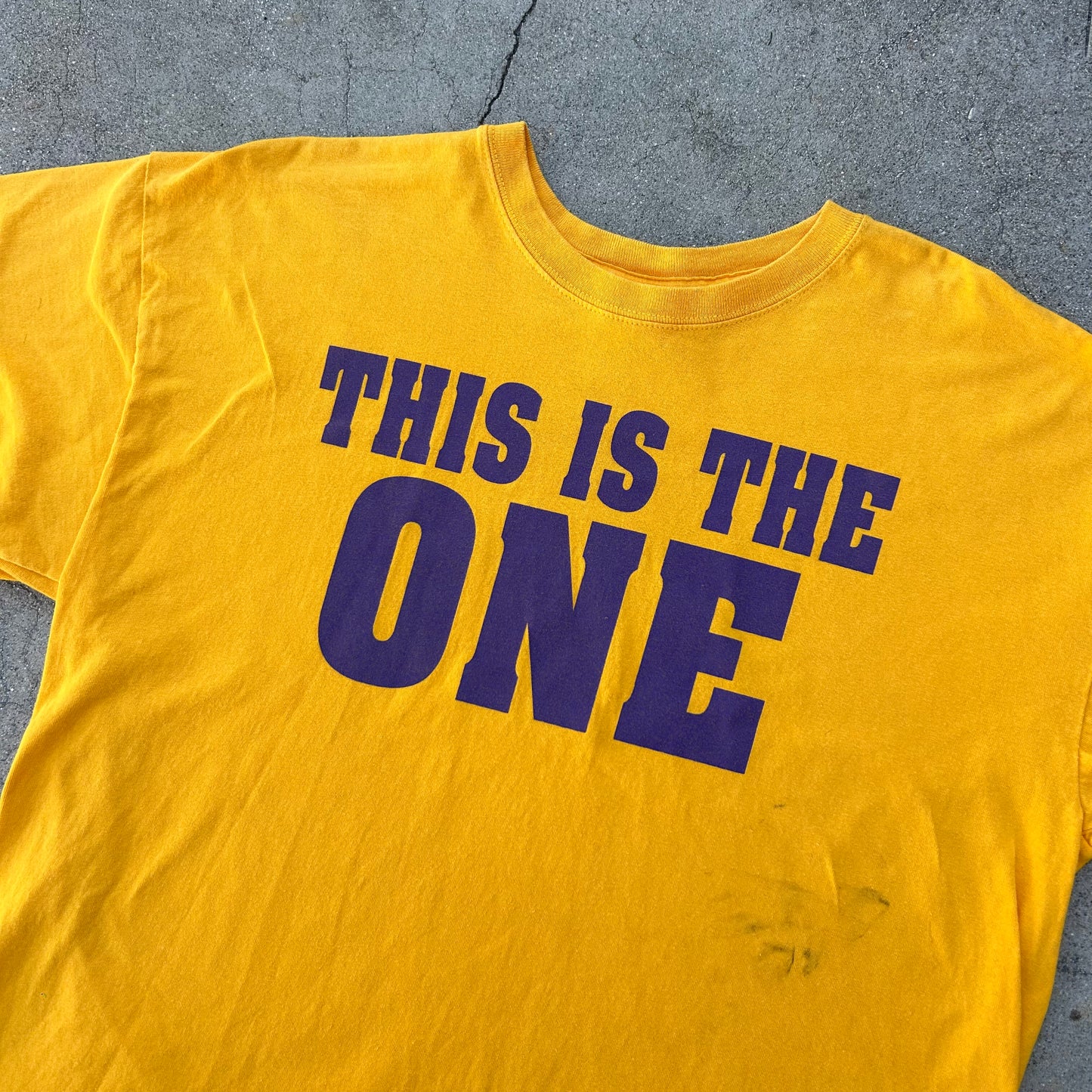 (XL) Vintage Los Angeles Lakers 'This Is the ONE' Yellow Shirt