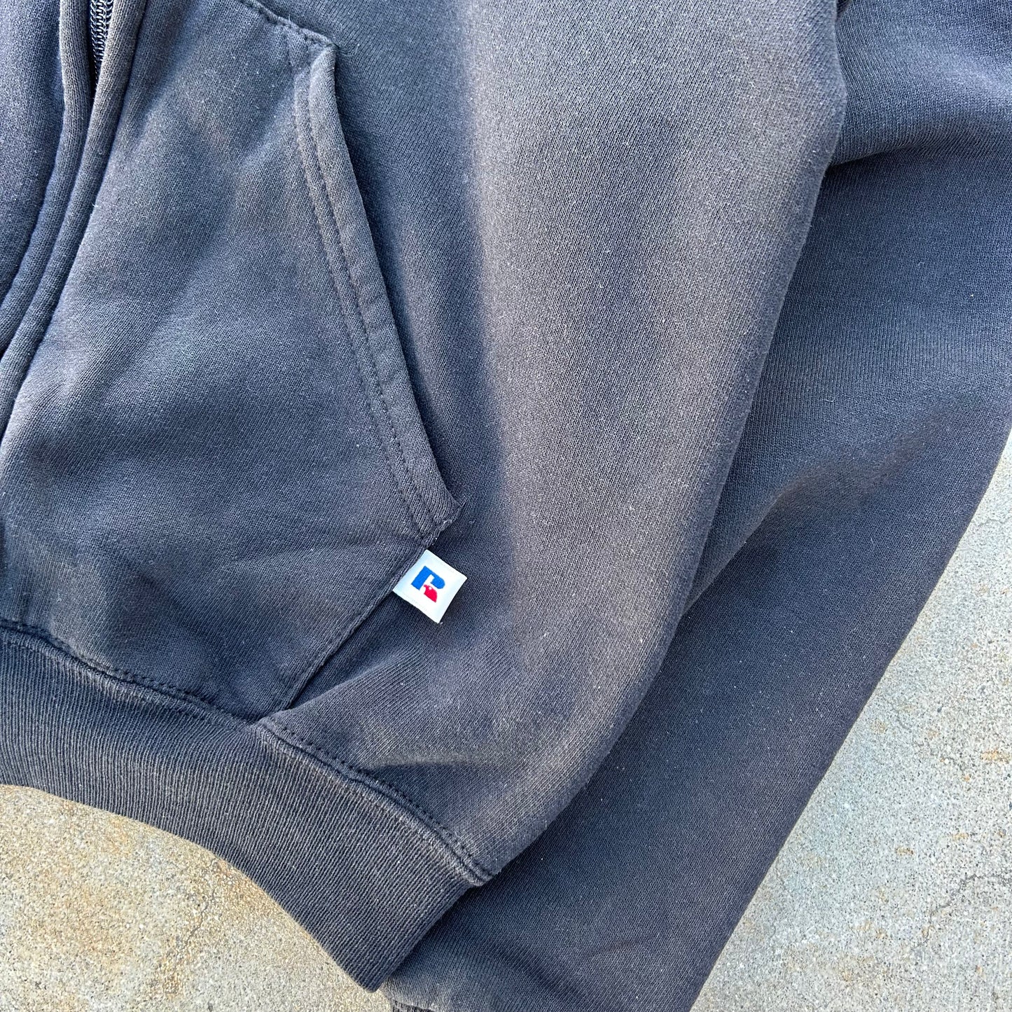 (YOUTH L) Vintage Russell Athletics Black Zip-Up Jacket