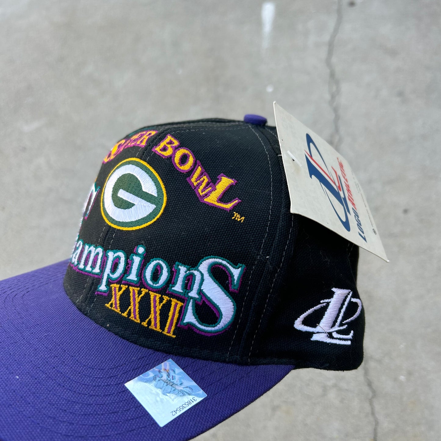 (OS) 1996 Superbowl Champions Green Bay Packer Logo Athletic Snapback