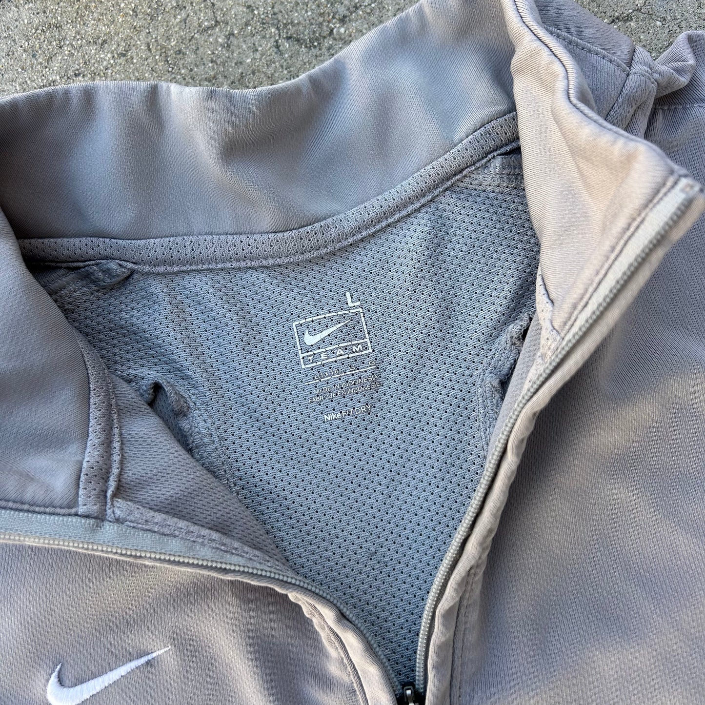 (Womens L) Y2K Nike Team Quarter-Zip Longsleeve