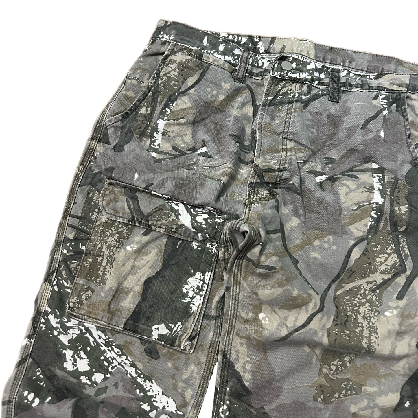 (34) MNML Realtree Camo Cargo Pants